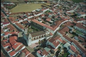 Vista aérea del casco histórico de Ribera del Fresno.